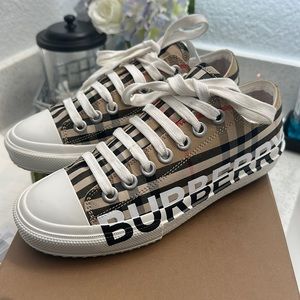 Burberry Larkhall Low-Top Logo Check Canvas Sneakers size 6
